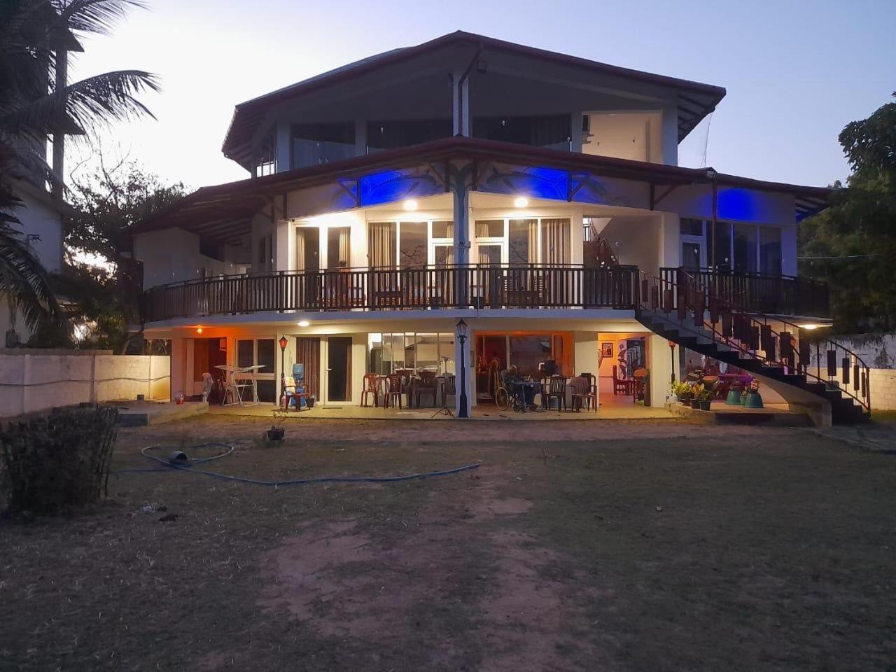 Baden Beach Hotel Kalkudah  Exterior photo