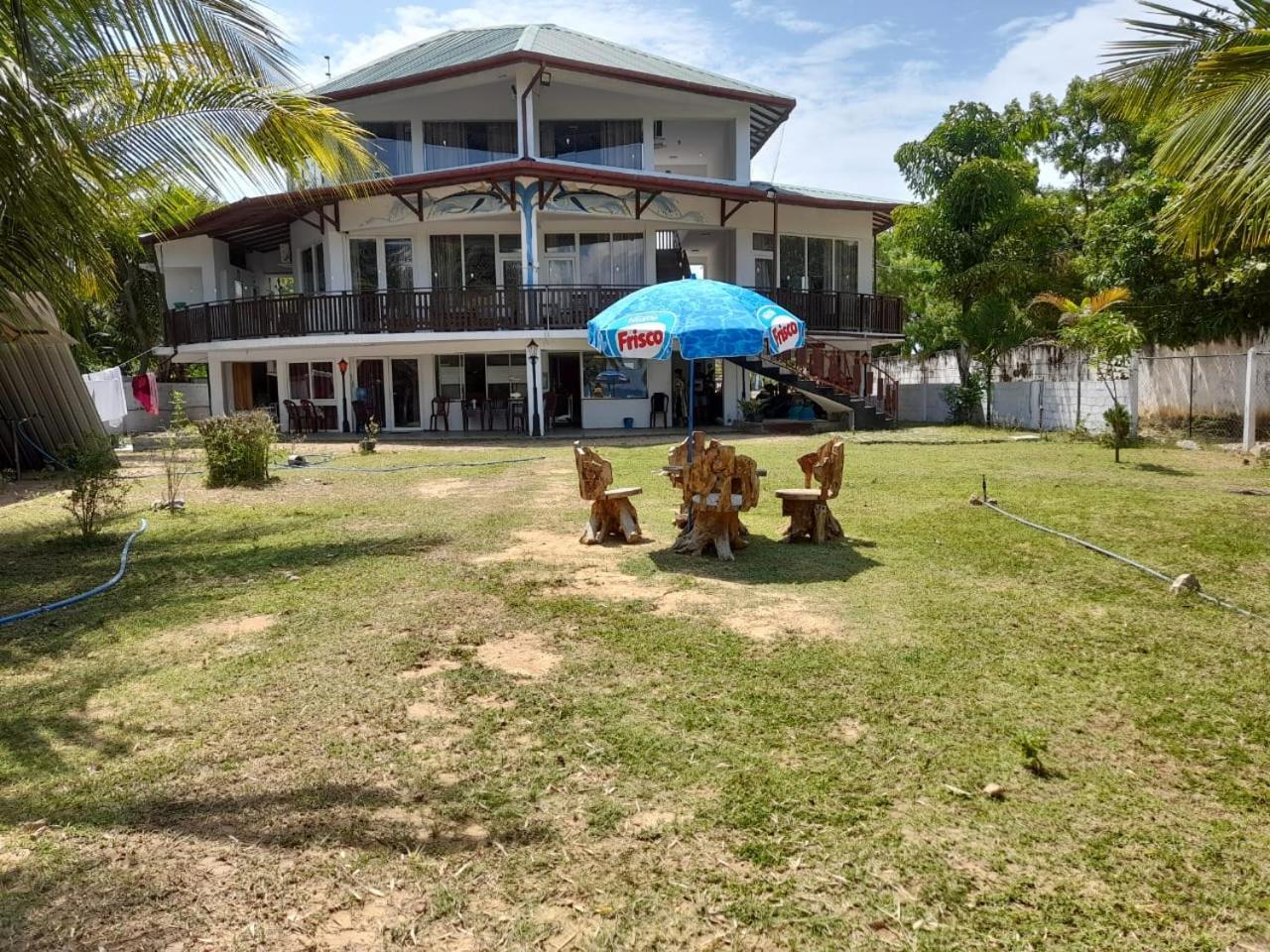 Baden Beach Hotel Kalkudah  Exterior photo