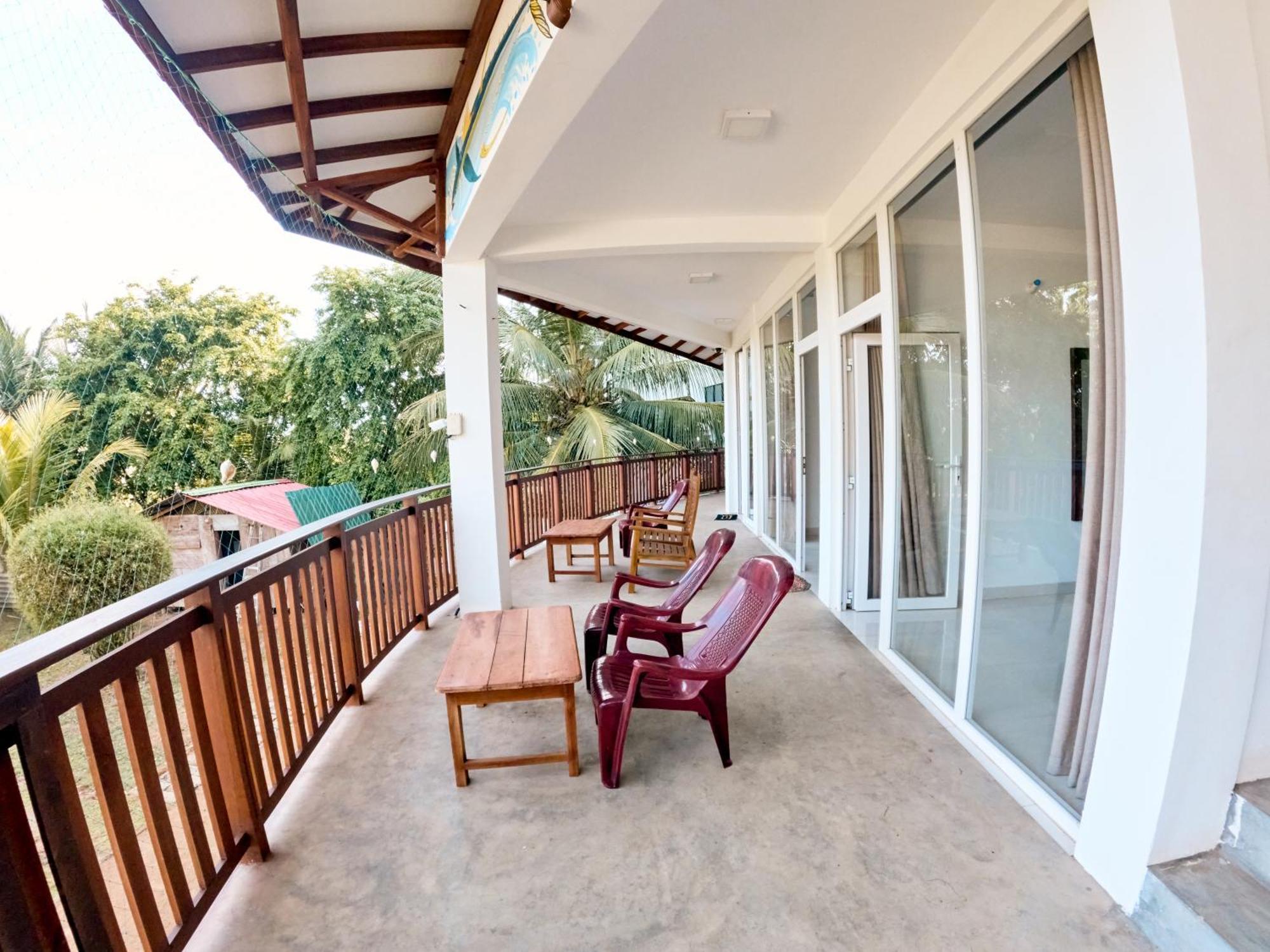 Baden Beach Hotel Kalkudah  Exterior photo
